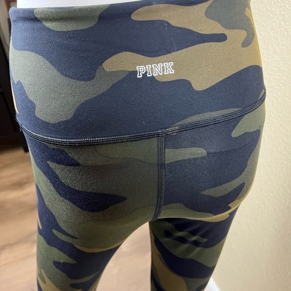 NWOT Victoria’s Secret Pink High Waist Ultimate Camo Tights Leggings - Picture 11 of 11